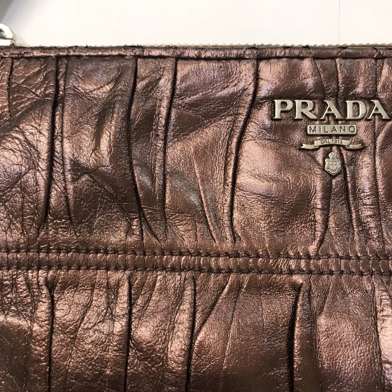 プラダ Prada の修理案内 大切なバッグ財布の修理専門宅配のアフェット