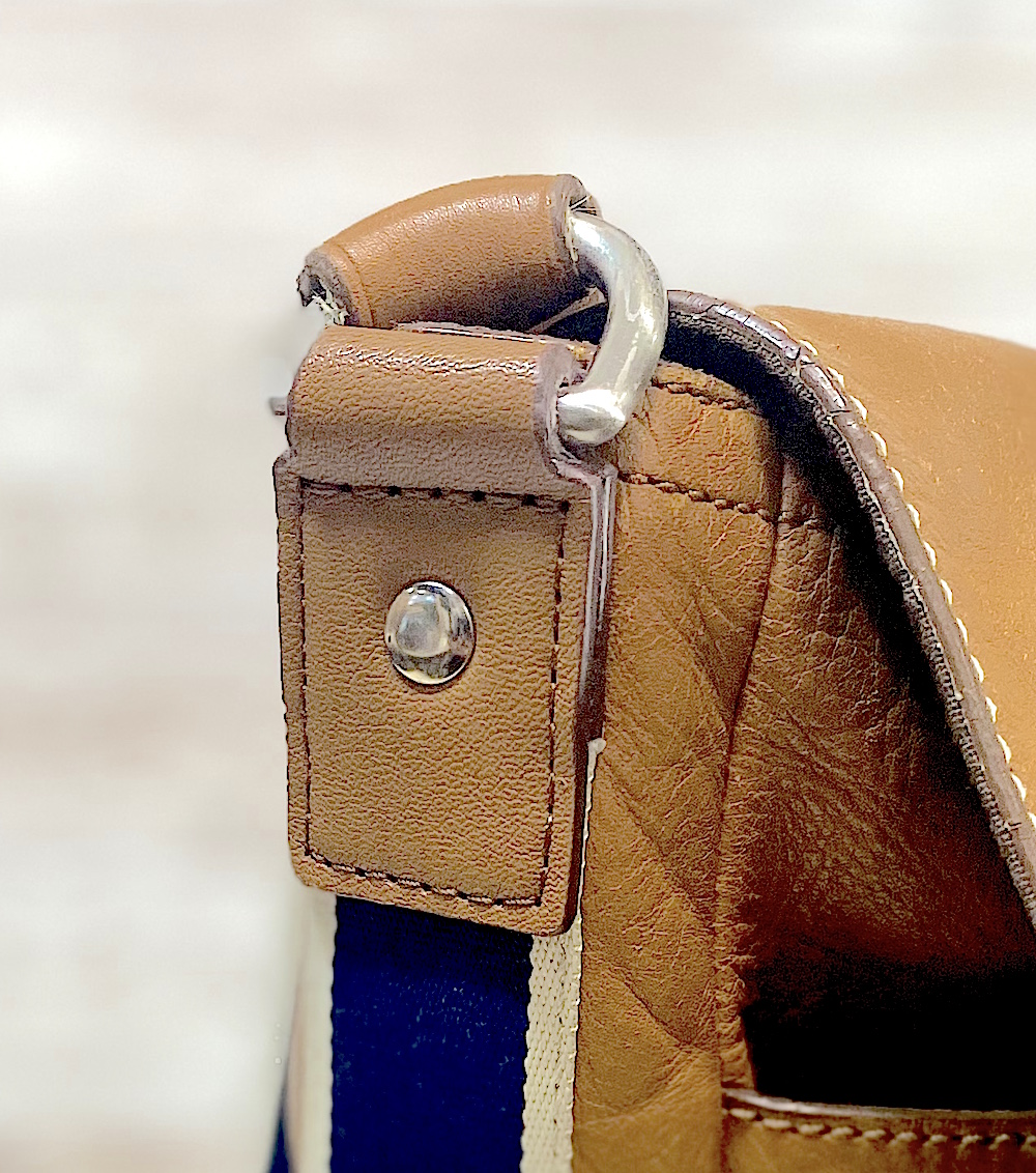 コーチ(Coach)のショルダーバッグの根革交換をご紹介 - 大切なバッグ財布の修理専門宅配 アフェット
